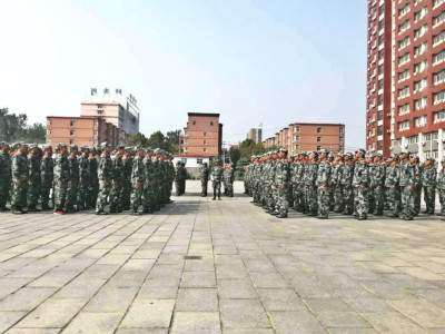 护理与健康学院2020级新生体悟军魂，唱响青春之歌