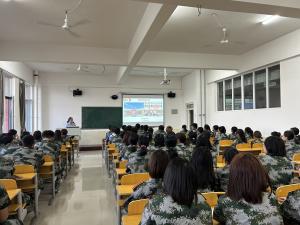 迎新季||经济管理学院新生入学教育-专业介绍和实验室参观