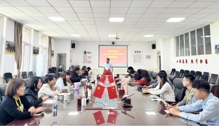 bat365在线登录网站召开2023-2024学年第二学期教师座谈会