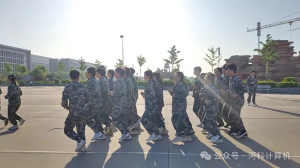 计算机学院 旭日初升，朝气蓬勃