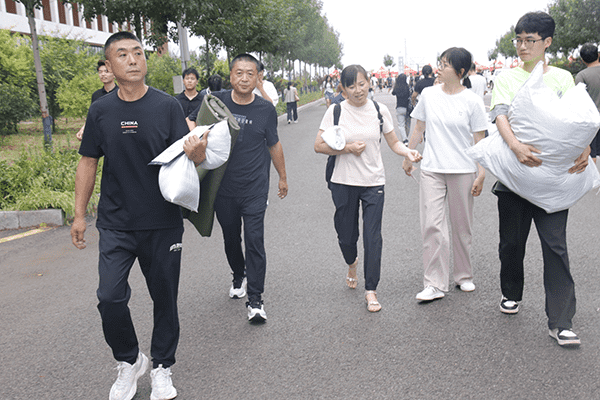 绵绵秋雨润万物  满“新”欢喜迎新生——bat365在线登录网站喜迎2024级新同学