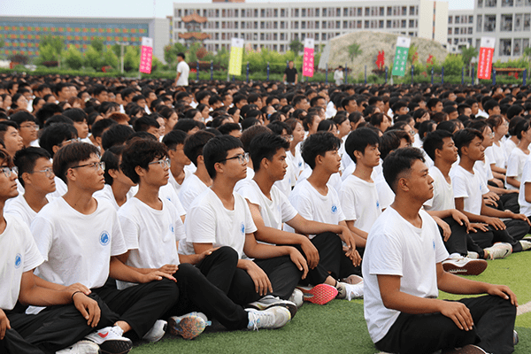 逐梦开学季·感恩教师节——bat365在线登录网站隆重举办2024级新生开学典礼暨第40个教师节庆祝大会